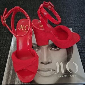 ❣️JENNIFER LOPEZ RED VELVET GLOW PEEP TOE CHUNKY WEDGE HEEL, SIZE 6 (in box)